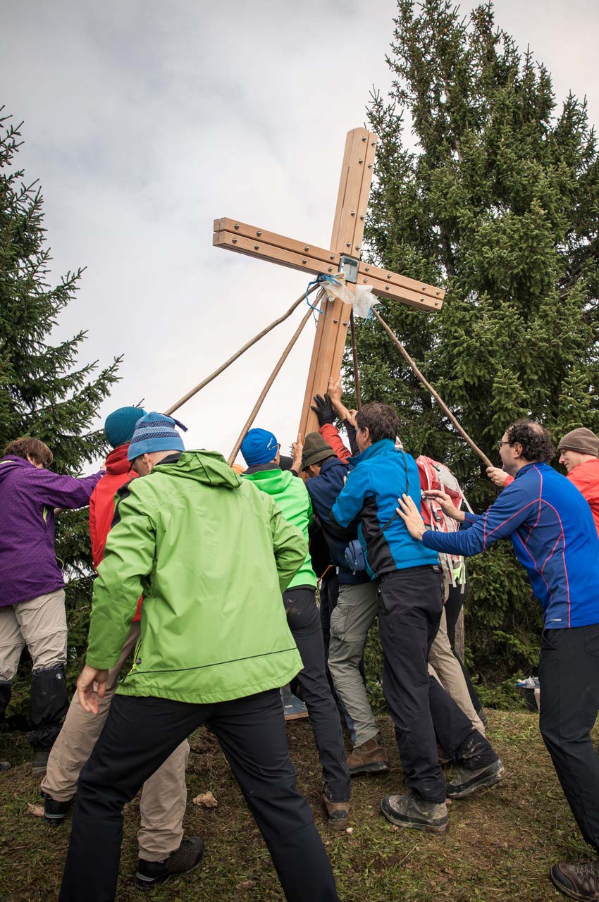 gipfelkreuz tennenmooskopf aufstellen 850x1275 1