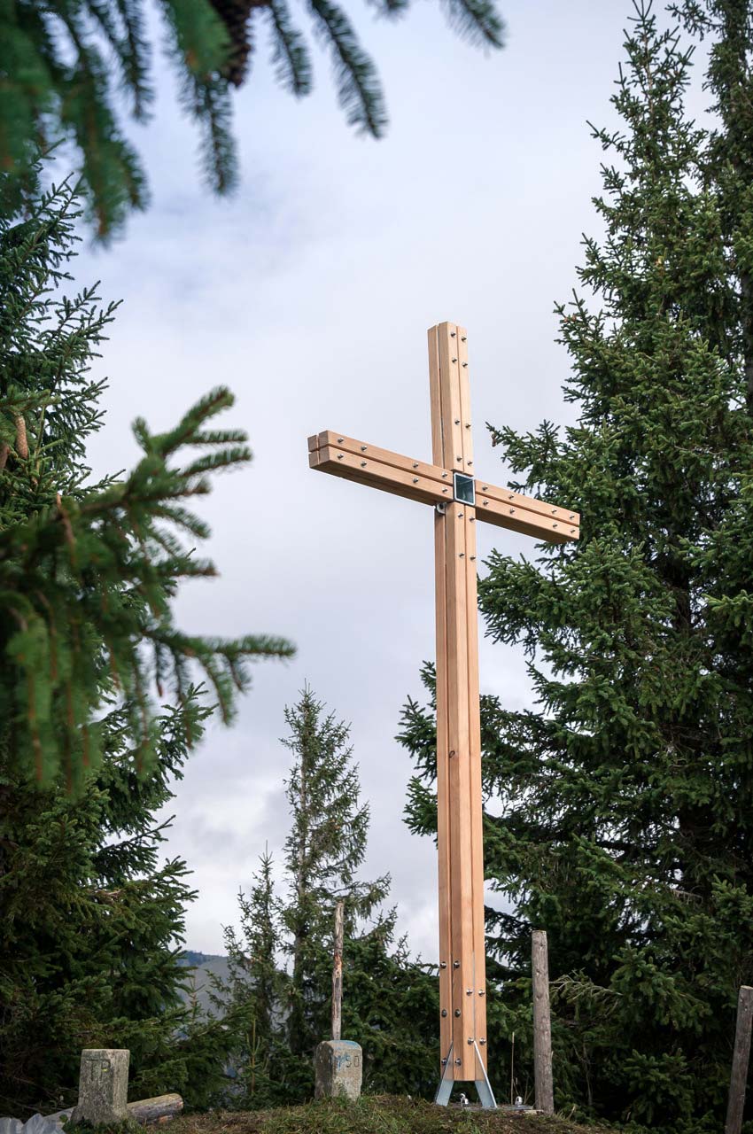 gipfelkreuz tennenmooskopf errichtet 850x1275 1