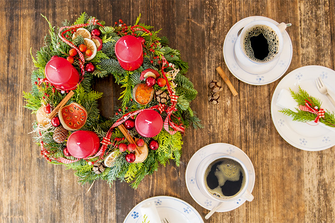 Der fertige Adventskranz – eine Pracht! Adventskranz basteln – so prachtvoll ist das Ergebnis!