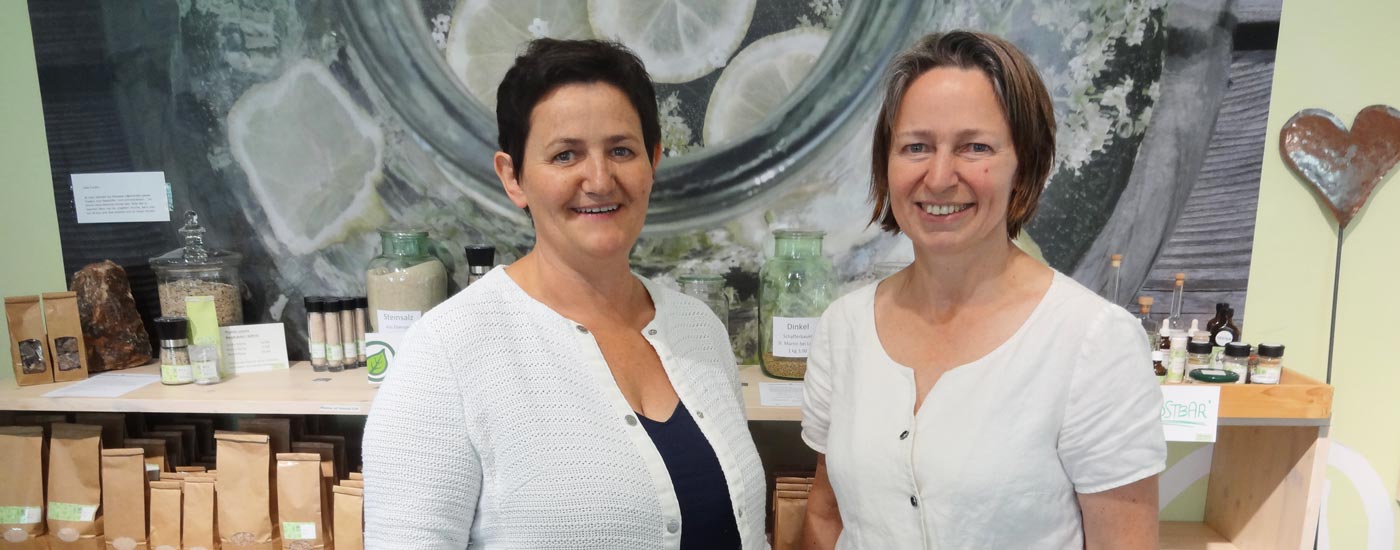 Zu Besuch beim TEH Verein in Unken Pinzgauer Heilwissen: Theresia Harrer und Karin Buchart vom TEH Verein in Unken