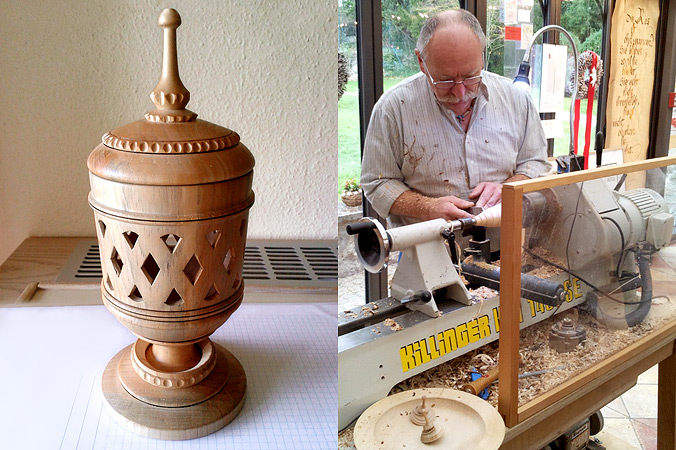Links ein gedrechselter Pokal, rechts Heinz Borst an der Maschine Veranstaltungstipps März: Heinz Borst führt in Mein Platzl seine Drechselkunst vor